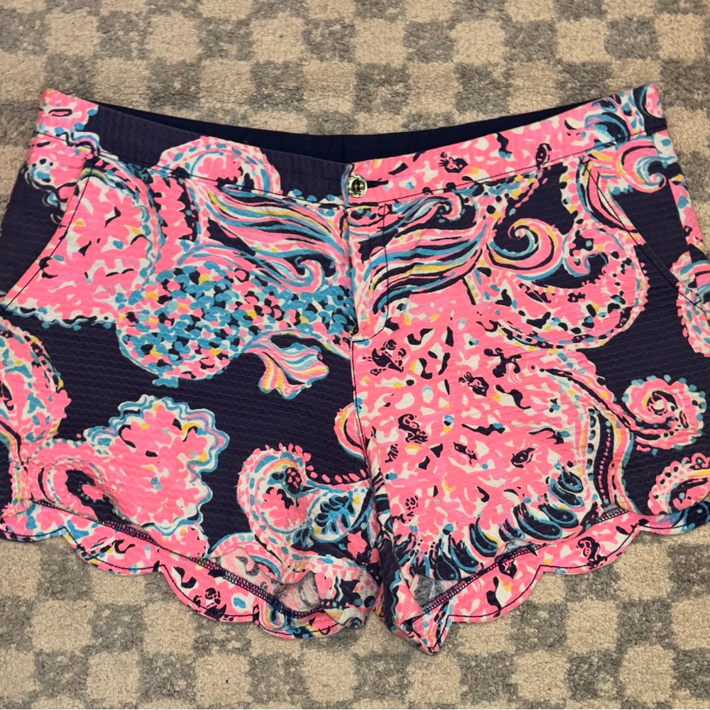 Lilly Pulitzer Pink Navy Paisley Print Scalloped Shorts